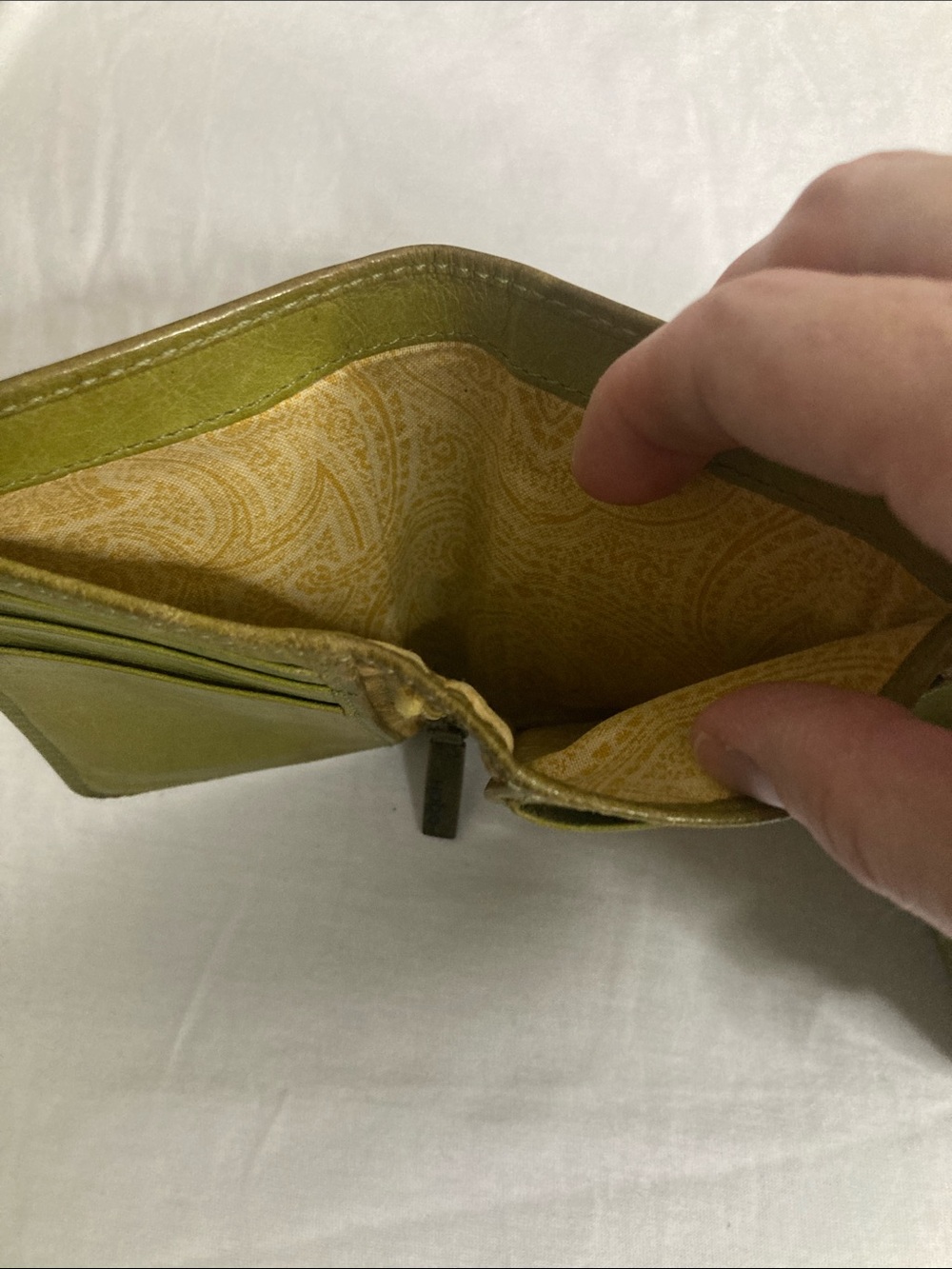 HOBO Olive-Toned Green Leather Kiss-Lock Wallet - Picture 7 of 9